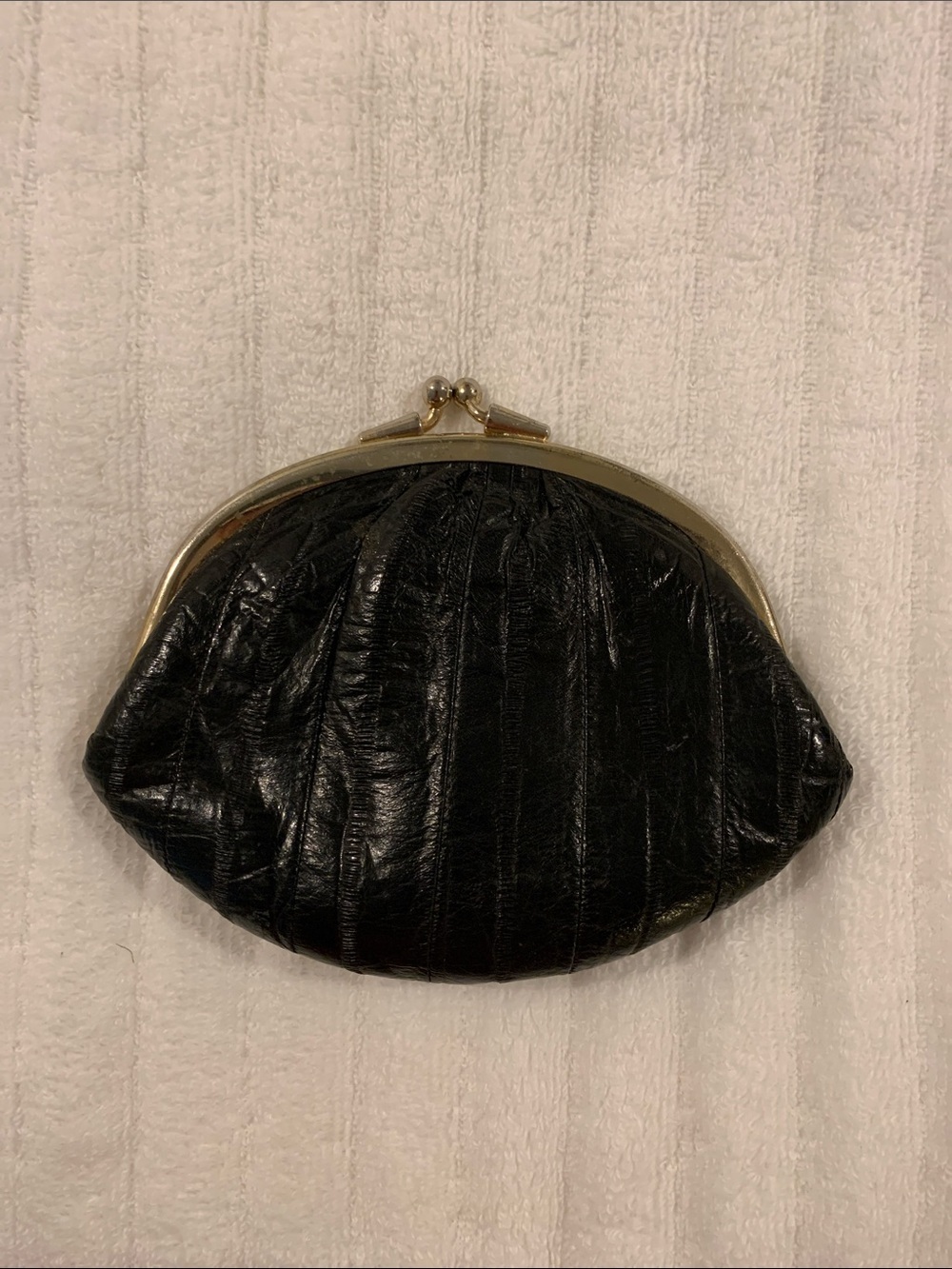Vintage Lee Sands Black Eel Skin Kiss-Lock Coin Purse 1970-1980 Korea​​
